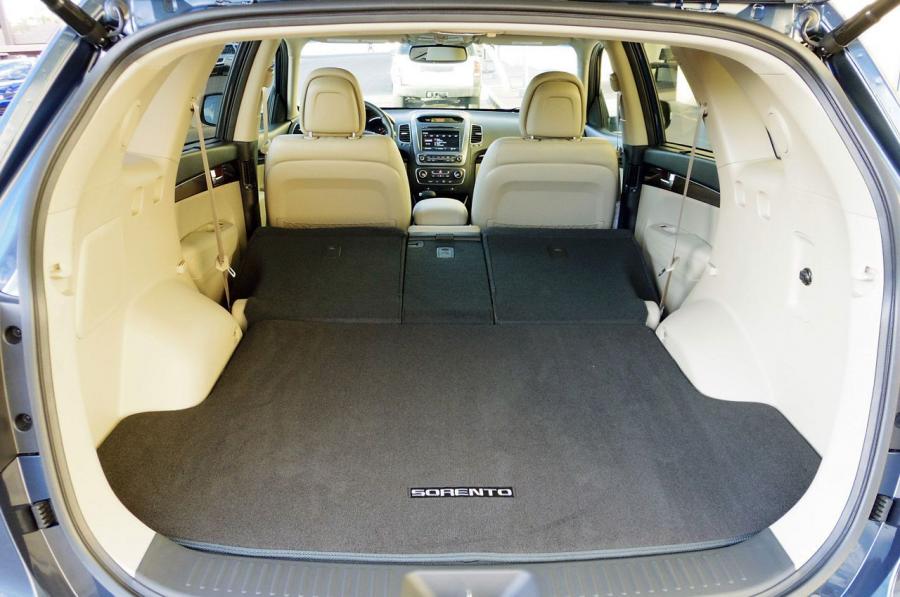  Kia Sorento 2014 года  (фото 19 из 88)